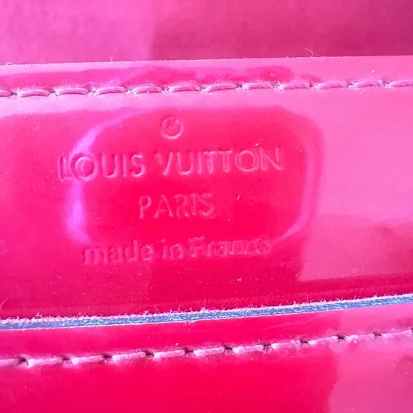 Vibrant LOUIS VUITTON Red Clutch with Gold Accent - Picture 5 of 7